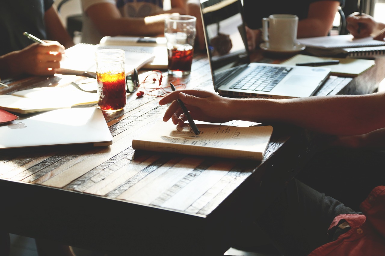 Position an AI startup without a product: validate demand, outline data strategy, and map milestones to funding so investors see momentum and reduced risk.