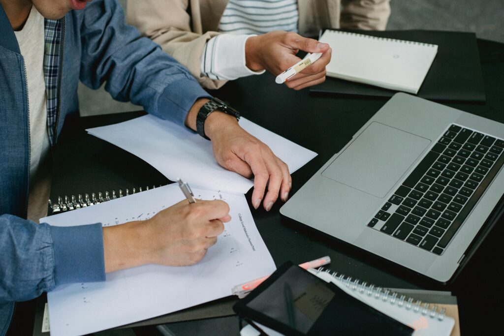 Close with a crisp recap. Restate the job, the metric, the artifact you will deliver, and the next meeting. Name the champion who will own reviews and confirm who needs to see the demo.