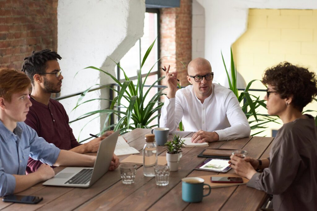 When the system makes a call, pause and explain why it chose that path in human terms. Close by writing down the three numbers that matter to their team and agreeing on a simple next step. A witness session turns claims into shared facts without heavy slides or jargon.