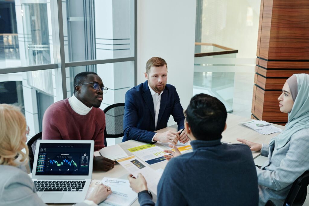 Use small communities where your buyers gather. Share short insights, not pitches. Post a weekly note with one metric trend or a field lesson. Offer office hours for fifteen minutes at a set time.
