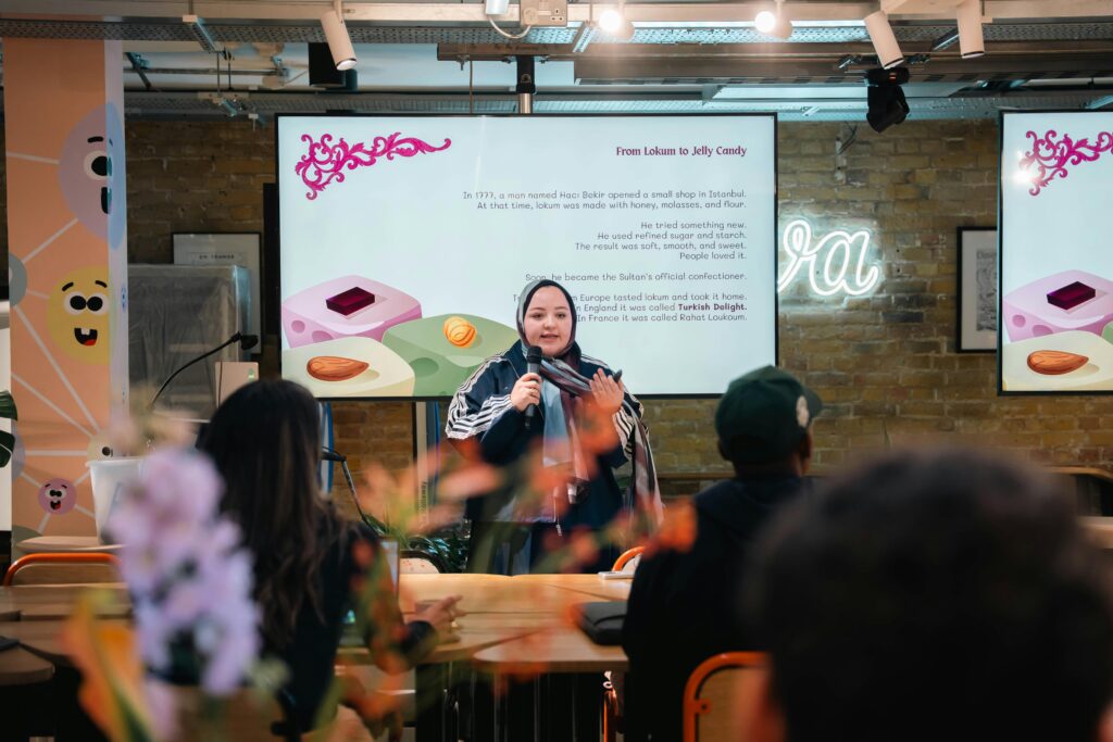 High-urgency teams cannot pause to learn a new platform. Give a micro-offer that fits the flow of their day. Promise a same-day assist that reduces one choke point by a clear share. Set a tight scope, like a single camera feed, a single robot cell, a single model endpoint, or a single shipping lane.